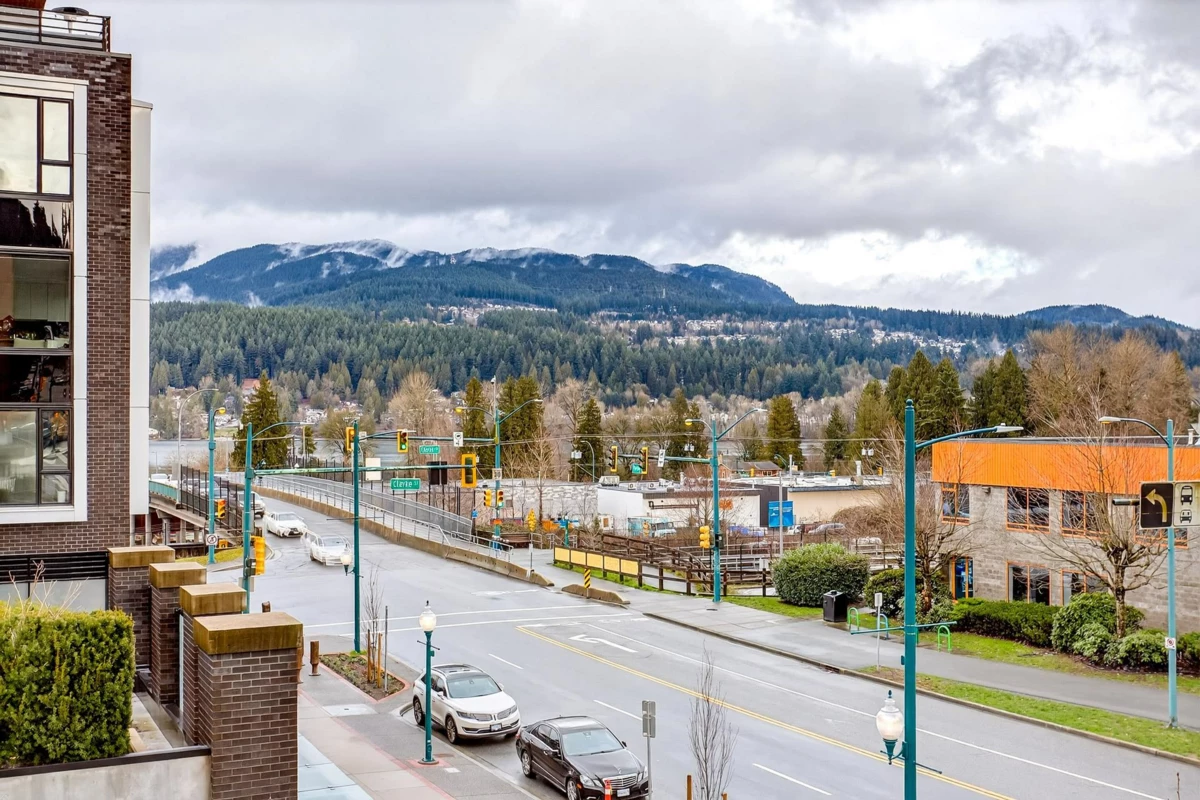 Hallway Photo of 336 95 Moody Street, Port Moody, BC
