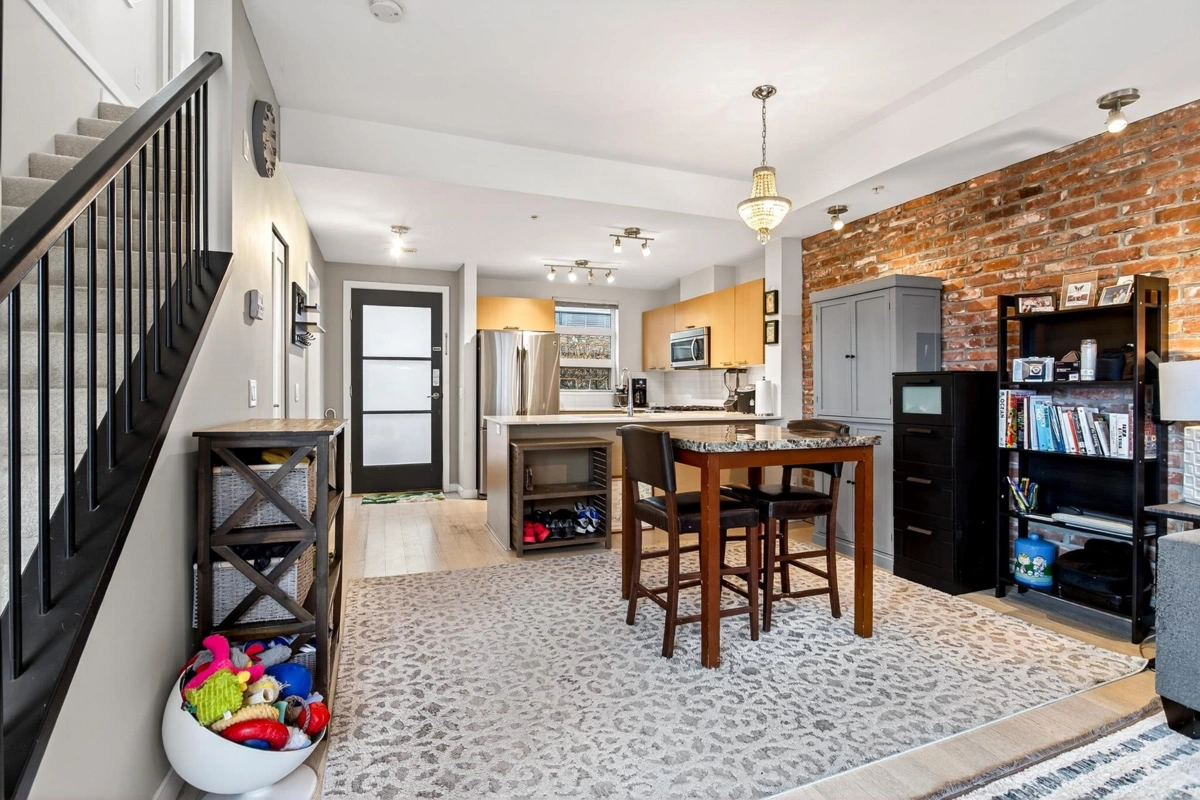 Pantry Photo of 336 95 Moody Street, Port Moody, BC