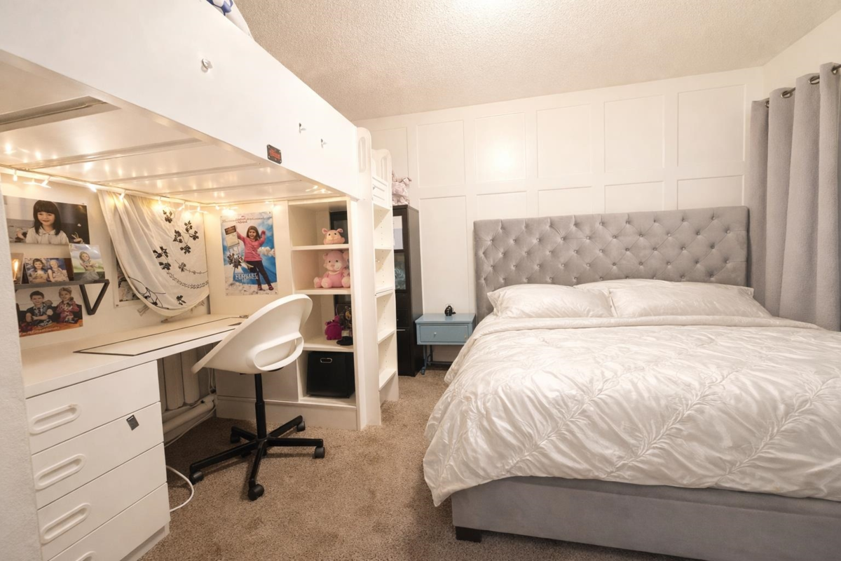 Kitchen Photo of 6110 Greenside Drive, Surrey, BC