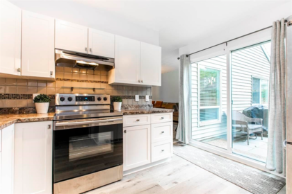 6110 Greenside Drive, Surrey, BC, Surrey — Townhouse for sale