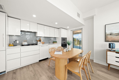 610 10428 Whalley Boulevard, Surrey, BC, Surrey — Apartment/Condo for sale