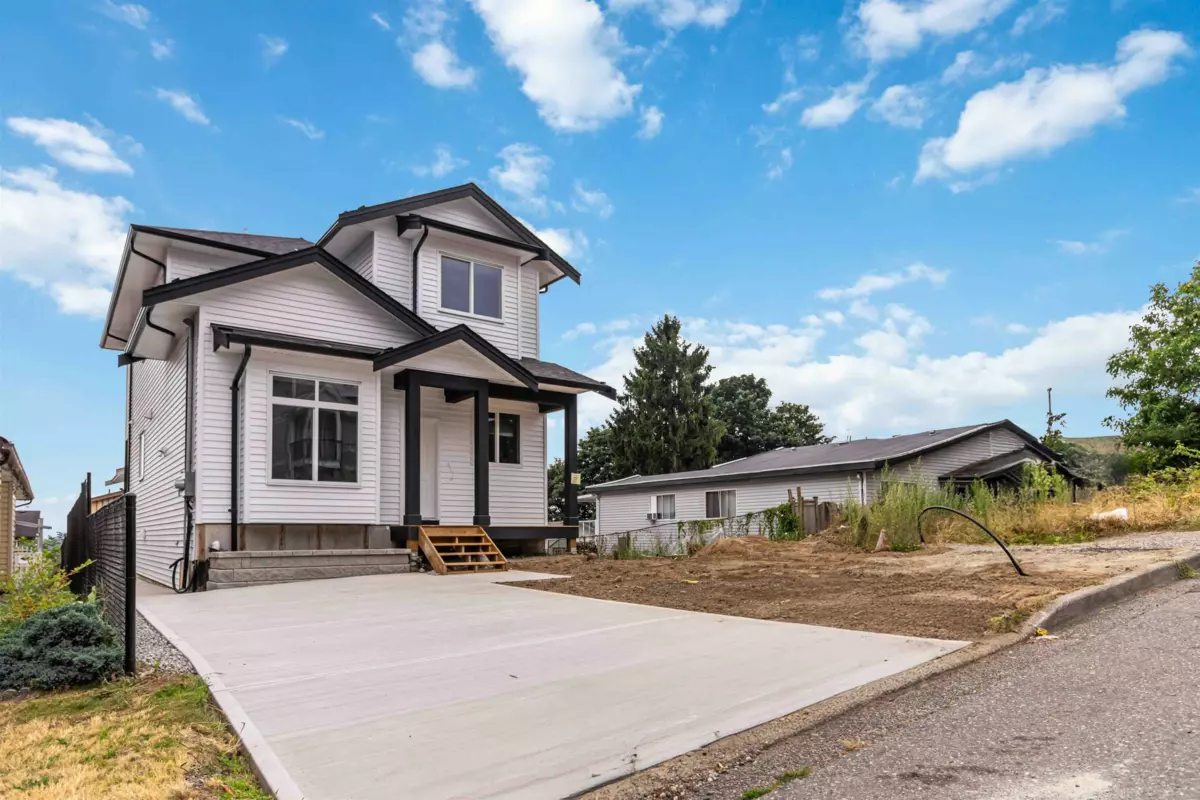 Exterior Front Photo of 32666 3rd Avenue, Mission, BC