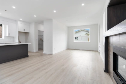 Kitchen Island Photo of 32666 3rd Avenue, Mission, BC