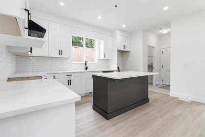 Kitchen Photo of 32666 3rd Avenue, Mission, BC