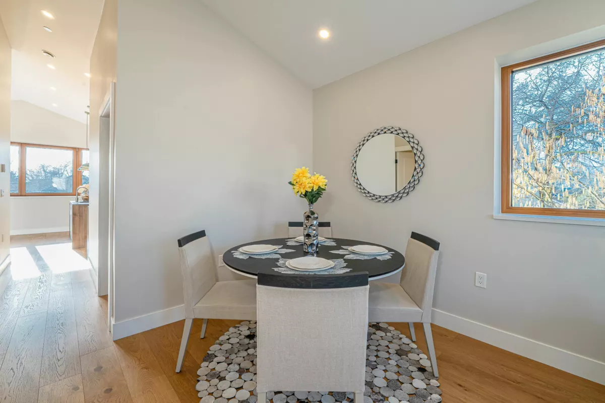 Entry Foyer Photo of 2311 Turner Street, Vancouver, BC