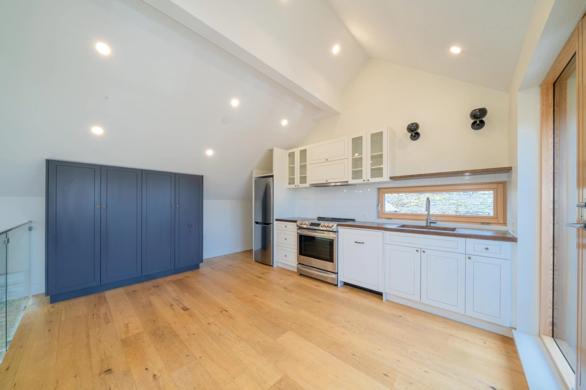 Swimming Pool Photo of 2311 Turner Street, Vancouver, BC