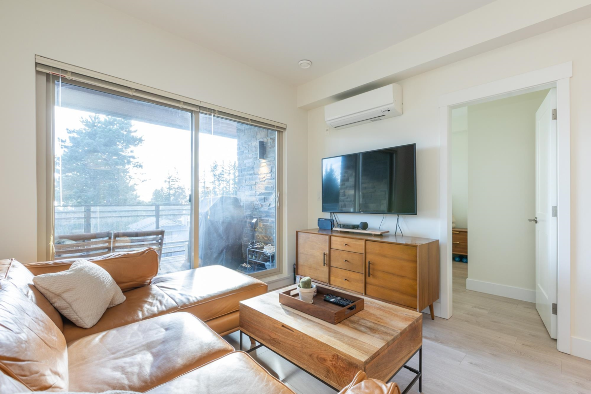 Bedroom 3 Photo of 309 14022 North Bluff Road, White Rock, BC