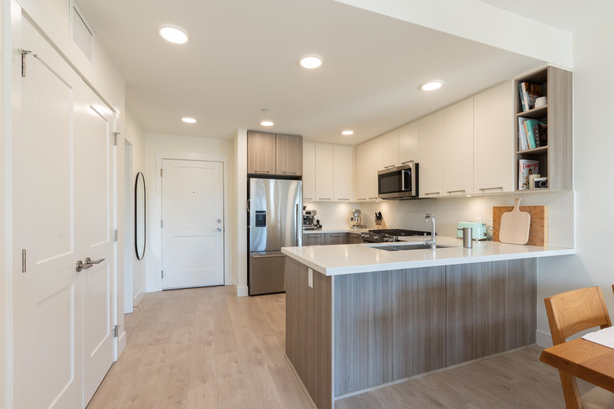 Breakfast Nook Photo of 309 14022 North Bluff Road, White Rock, BC