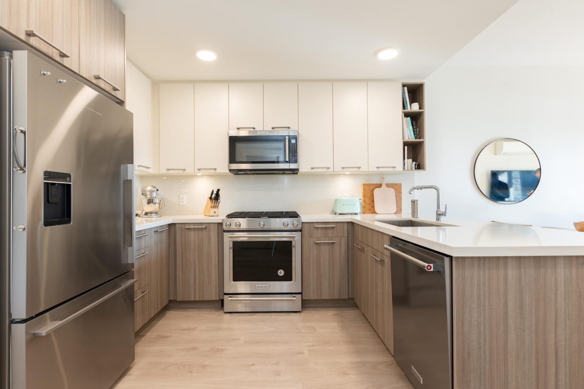 Dining Area Photo of 309 14022 North Bluff Road, White Rock, BC