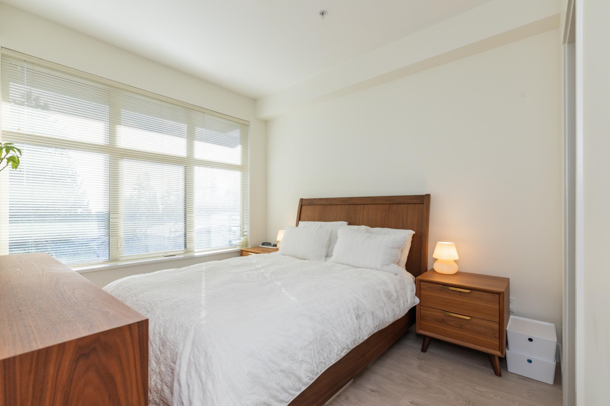 Guest Bathroom Photo of 309 14022 North Bluff Road, White Rock, BC