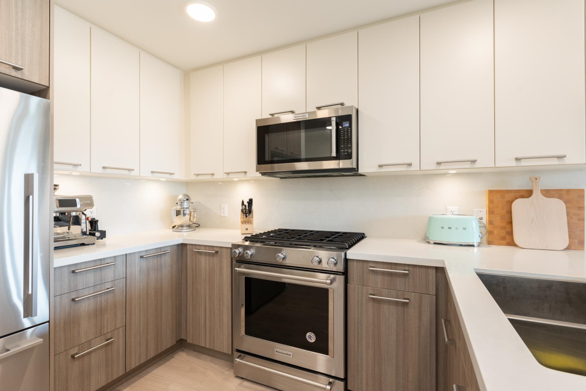 Kitchen Photo of 309 14022 North Bluff Road, White Rock, BC