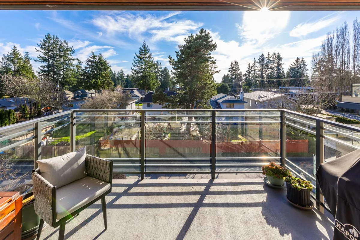 Outdoor Patio Photo of 309 14022 North Bluff Road, White Rock, BC