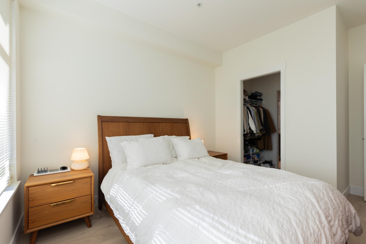 Powder Room Photo of 309 14022 North Bluff Road, White Rock, BC