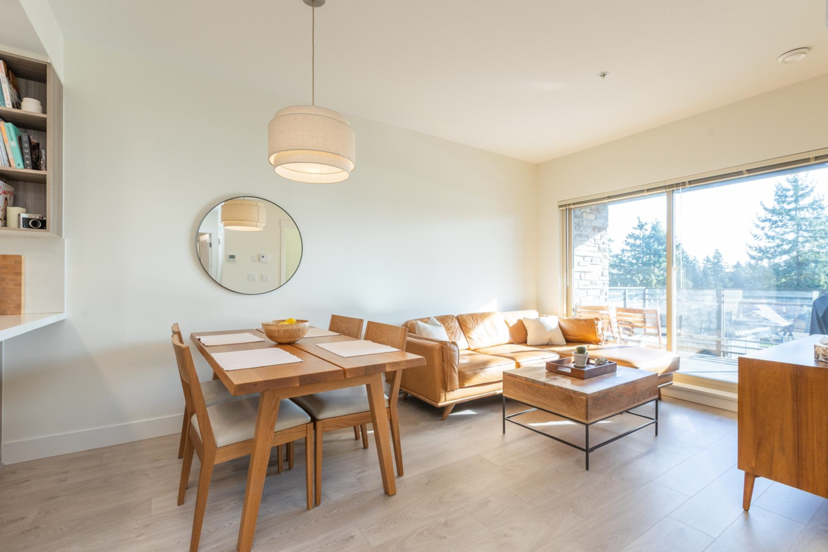 Primary Bathroom Photo of 309 14022 North Bluff Road, White Rock, BC