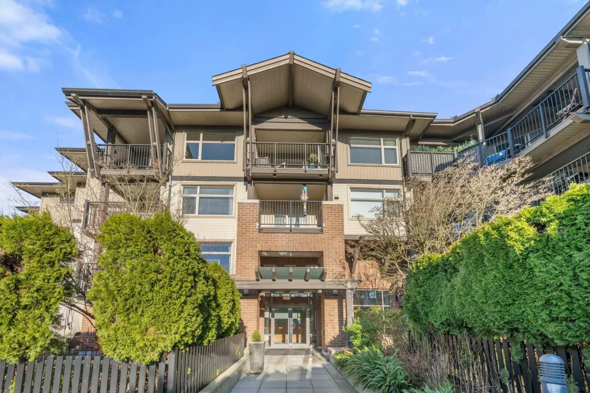 Outdoor Kitchen Photo of 109 400 Klahanie Drive, Port Moody, BC