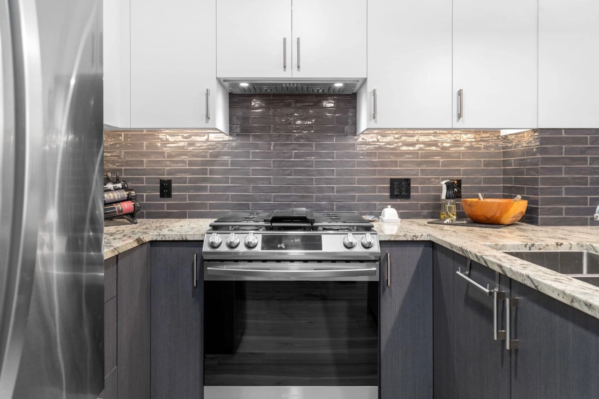 Primary Bathroom Photo of 109 400 Klahanie Drive, Port Moody, BC