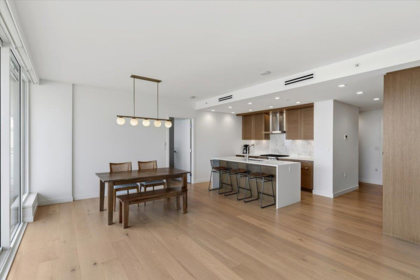 Kitchen Photo of 604 1439 George Street, White Rock, BC