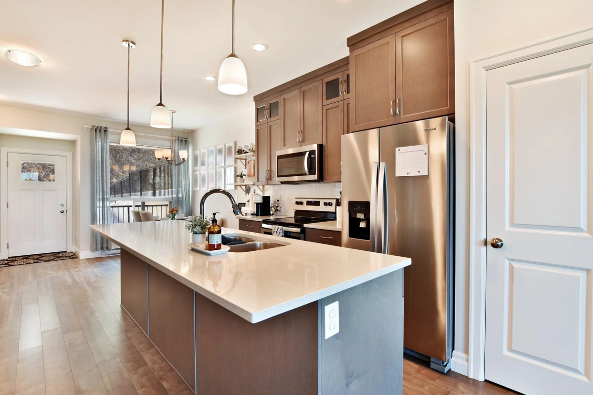 Kitchen Island Photo of 139 6026 Lindeman Street, Chilliwack, BC