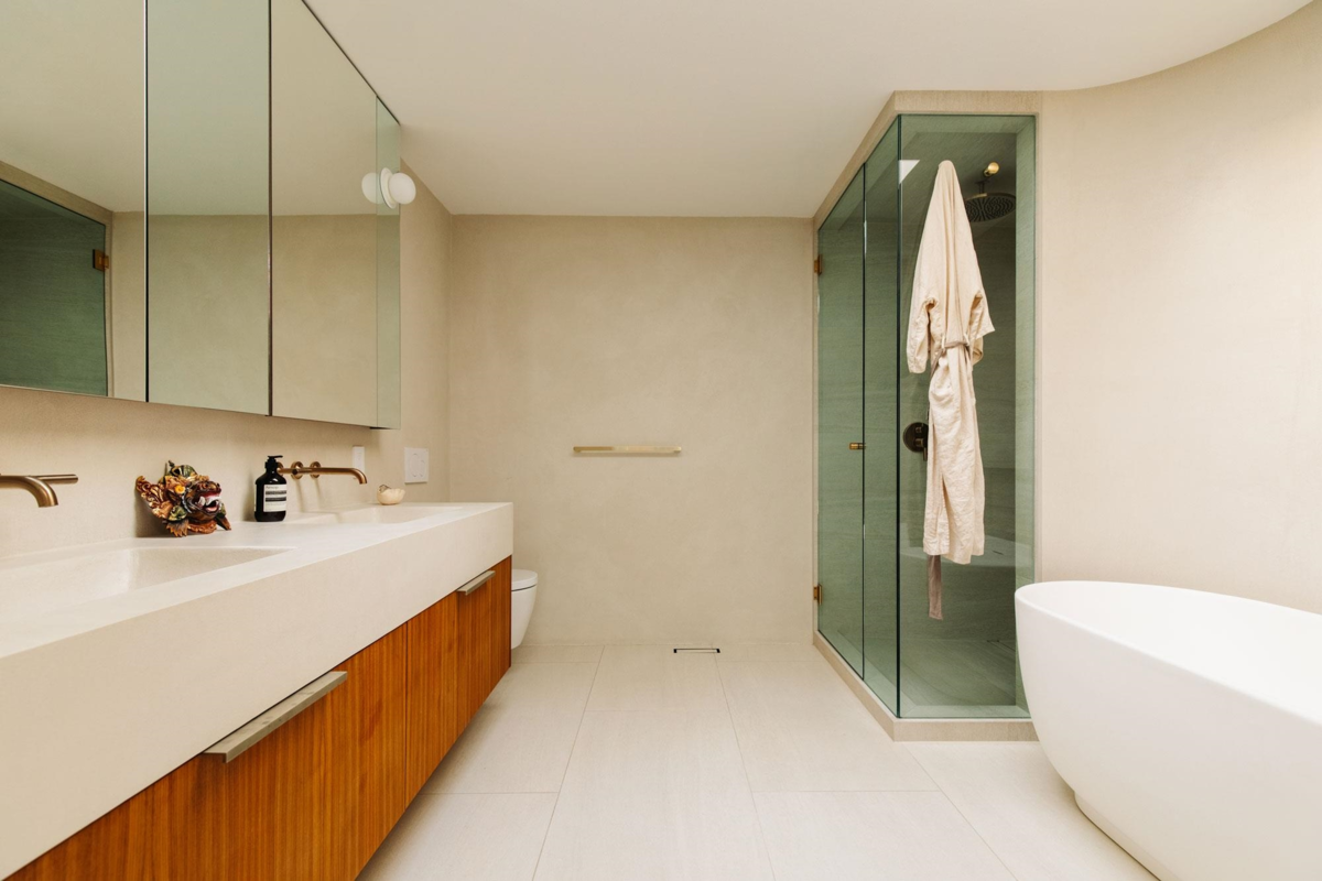 Laundry Room Photo of 1295 W Keith Road, North Vancouver, BC