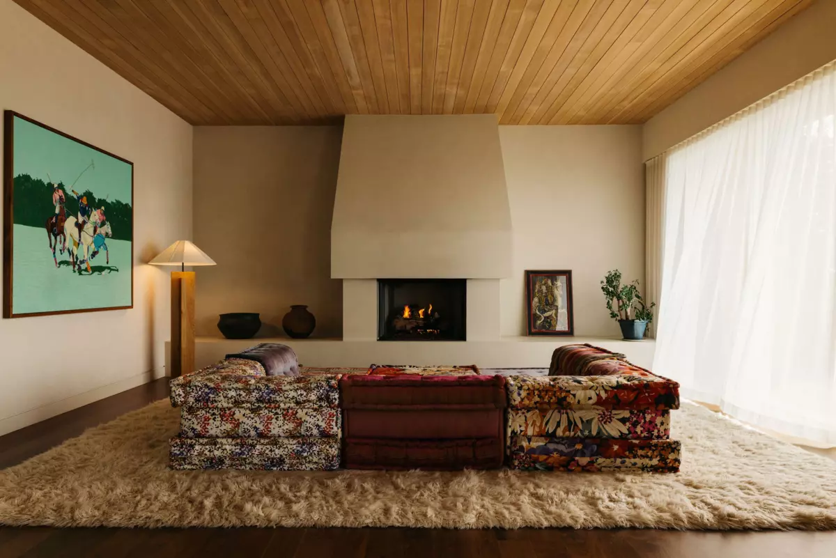 Living Room Photo of 1295 W Keith Road, North Vancouver, BC