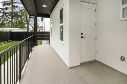 Garage Interior Photo of 16019 9a Avenue, Surrey, BC
