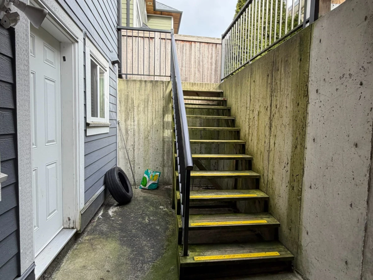 Front Yard Photo of 342 173a Street, Surrey, BC