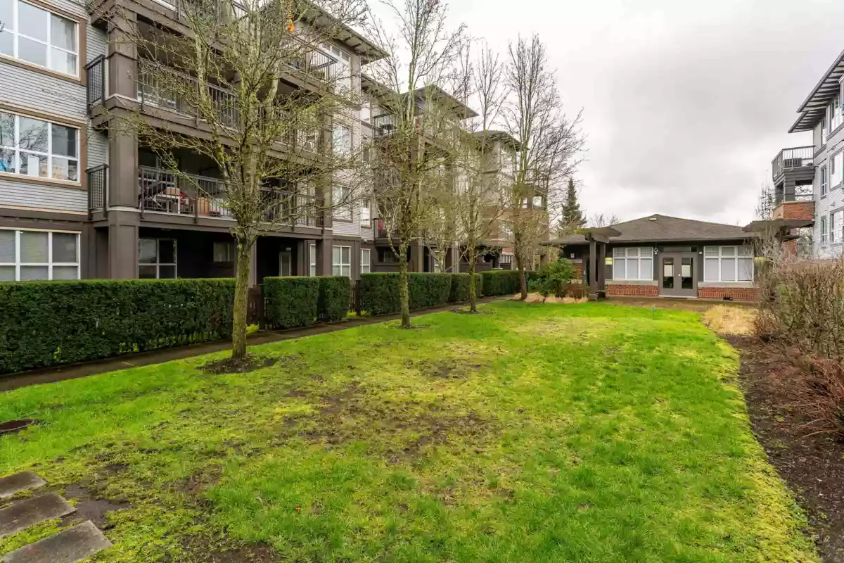 Garden / Landscaping Photo of 312 18755 68 Avenue, Surrey, BC