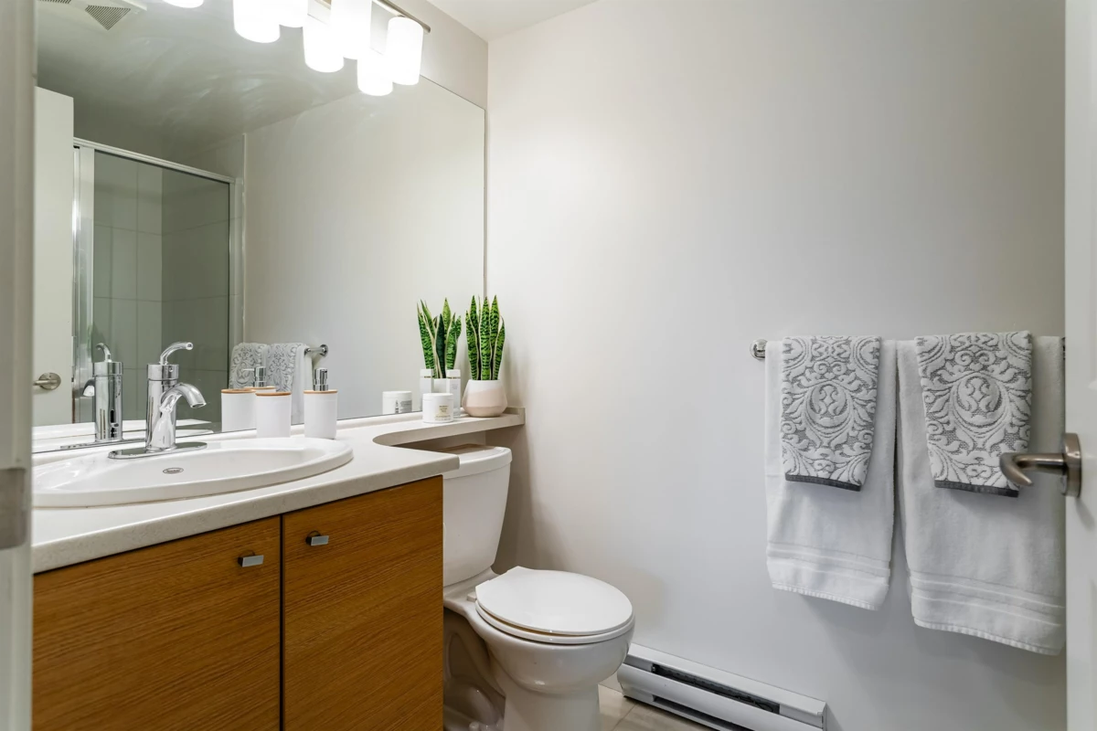 Hallway Photo of 312 18755 68 Avenue, Surrey, BC