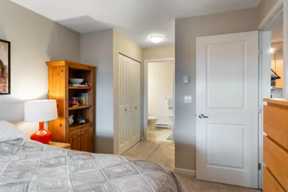 Entry Foyer Photo of 312 18755 68 Avenue, Surrey, BC