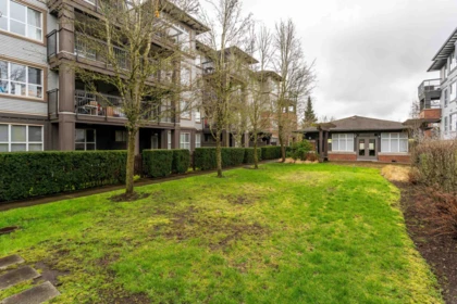Garden / Landscaping Photo of 312 18755 68 Avenue, Surrey, BC