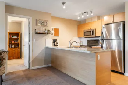 Kitchen Photo of 312 18755 68 Avenue, Surrey, BC