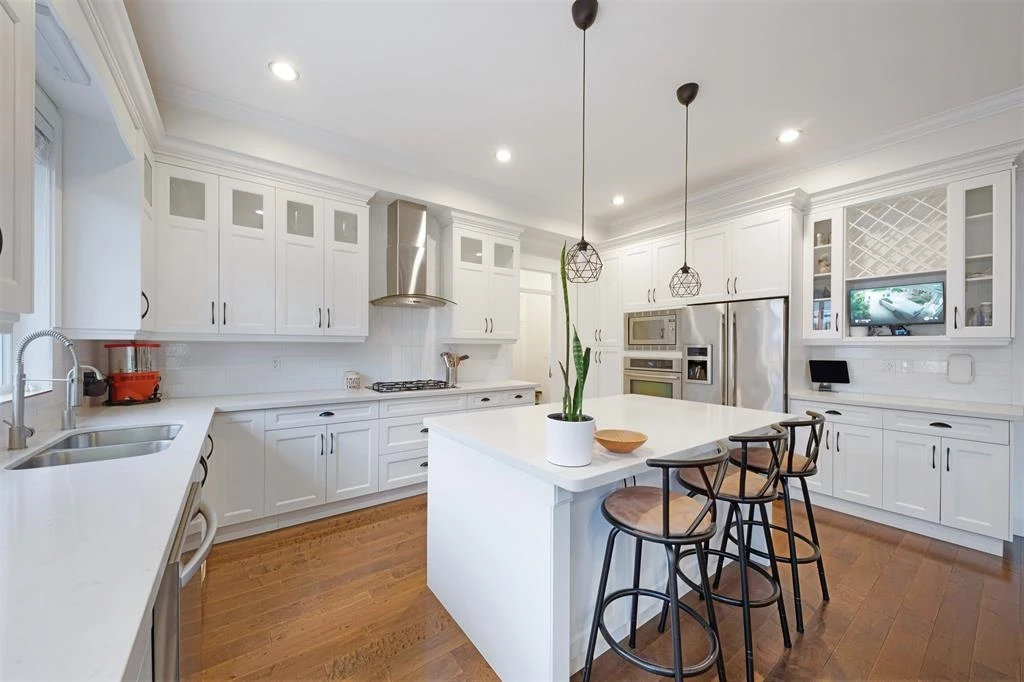 Kitchen Photo of 337 171a Street, Surrey, BC