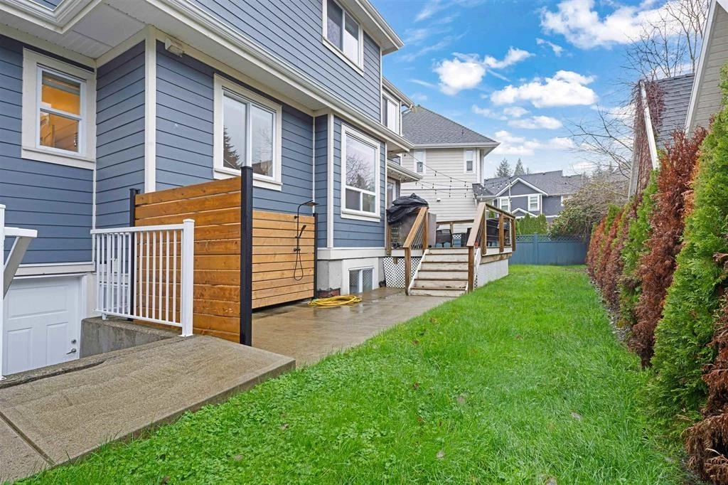 Office / Den Photo of 337 171a Street, Surrey, BC