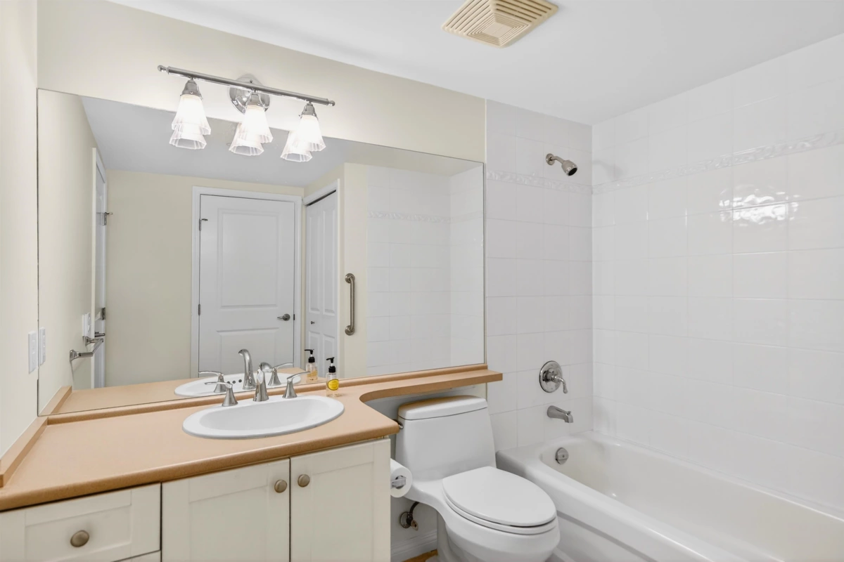 Bedroom 4 Photo of 320 8880 202 Street, Langley, BC