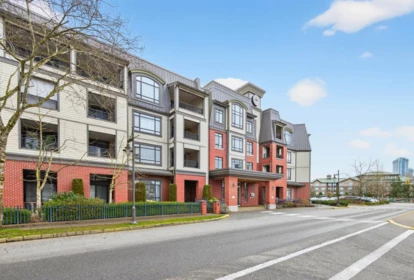 320 8880 202 Street, Langley, BC