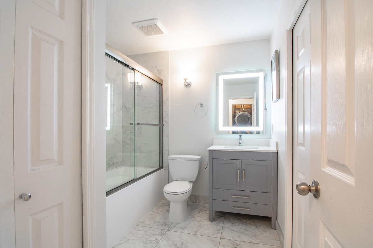 Hallway Photo of 28 23560 119 Avenue, Maple Ridge, BC