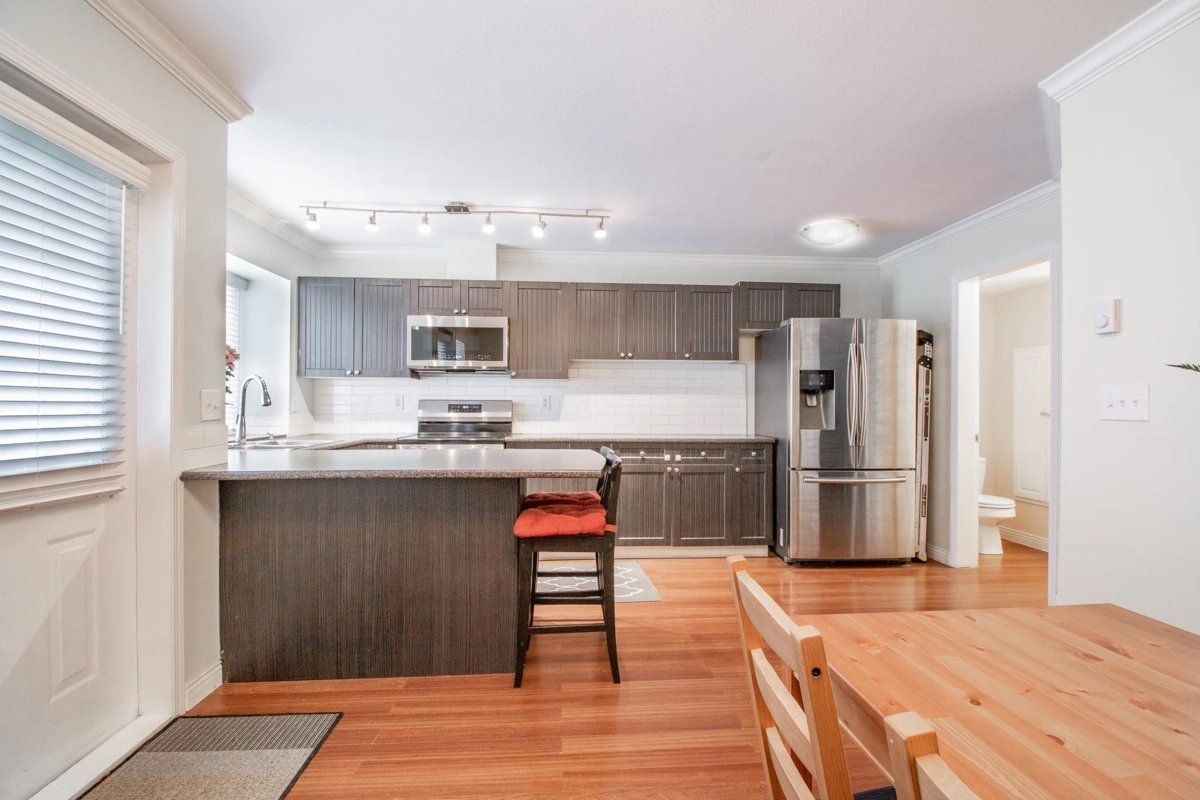 Kitchen Photo of 28 23560 119 Avenue, Maple Ridge, BC