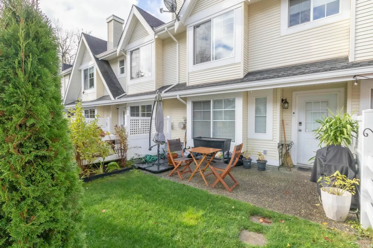 Swimming Pool Photo of 28 23560 119 Avenue, Maple Ridge, BC