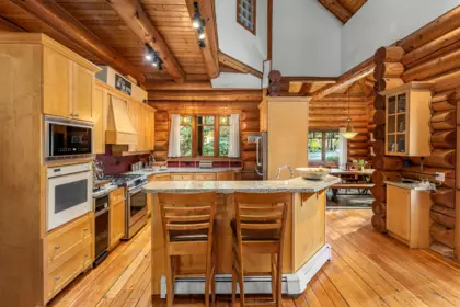 3025 Anmore Creek Way, Anmore, BC, Anmore — Single Family Residence for sale