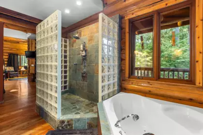 Guest Bathroom Photo of 3025 Anmore Creek Way, Anmore, BC
