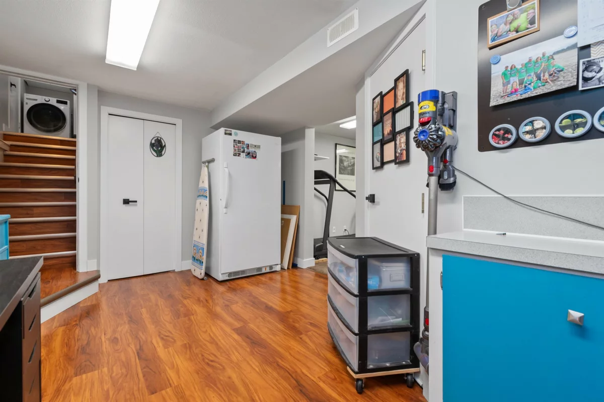 Entry Foyer Photo of 2339 Alder Street, Abbotsford, BC