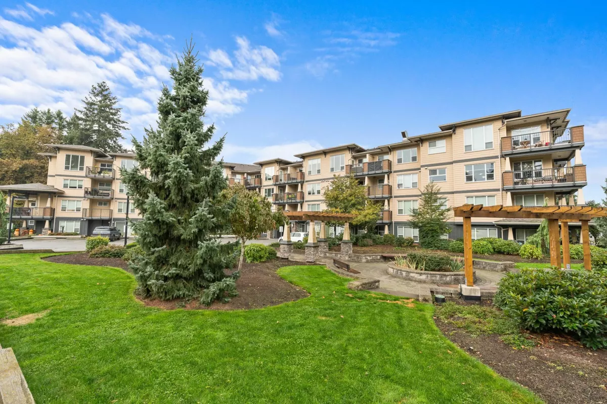 Exterior Front Photo of 213 2565 Campbell Avenue, Abbotsford, BC