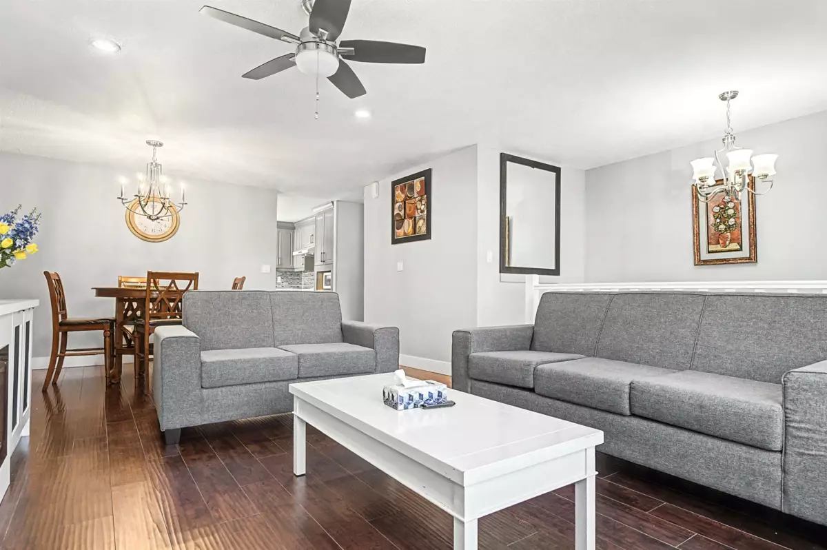 Breakfast Nook Photo of 8076 139a Street, Surrey, BC