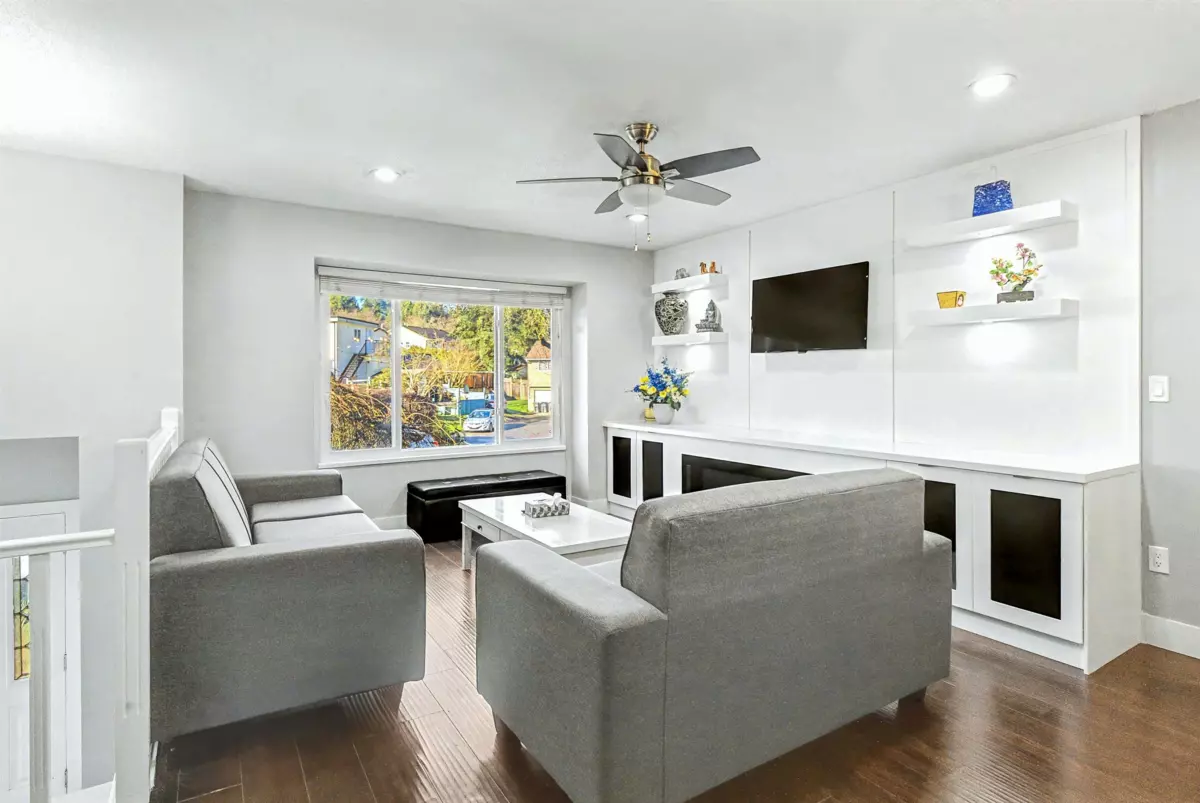 Dining Area Photo of 8076 139a Street, Surrey, BC