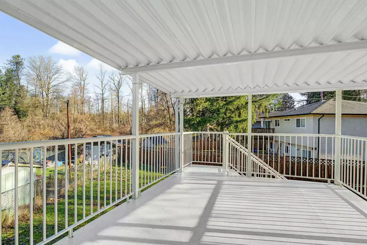 Laundry Room Photo of 8076 139a Street, Surrey, BC