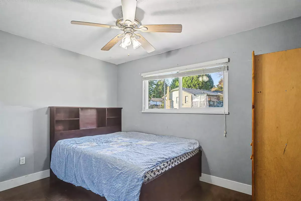 Powder Room Photo of 8076 139a Street, Surrey, BC