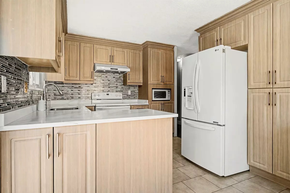 Primary Bathroom Photo of 8076 139a Street, Surrey, BC