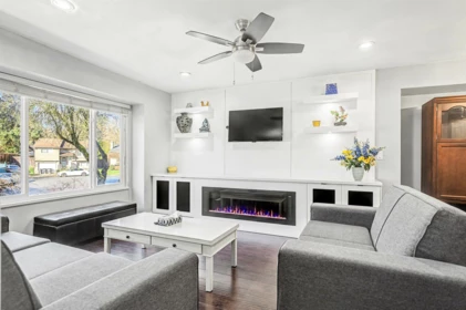 Kitchen Photo of 8076 139a Street, Surrey, BC