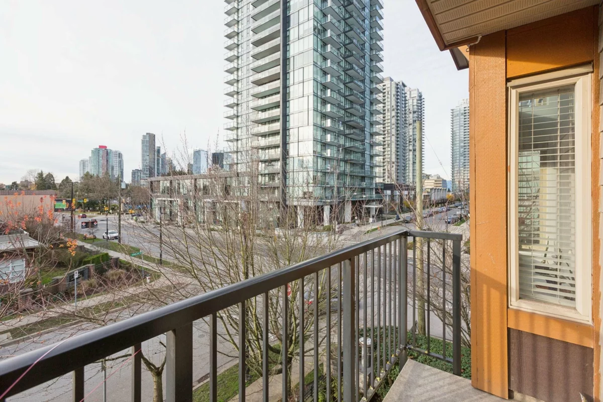 Entry Foyer Photo of 301 5000 Imperial Street, Burnaby, BC