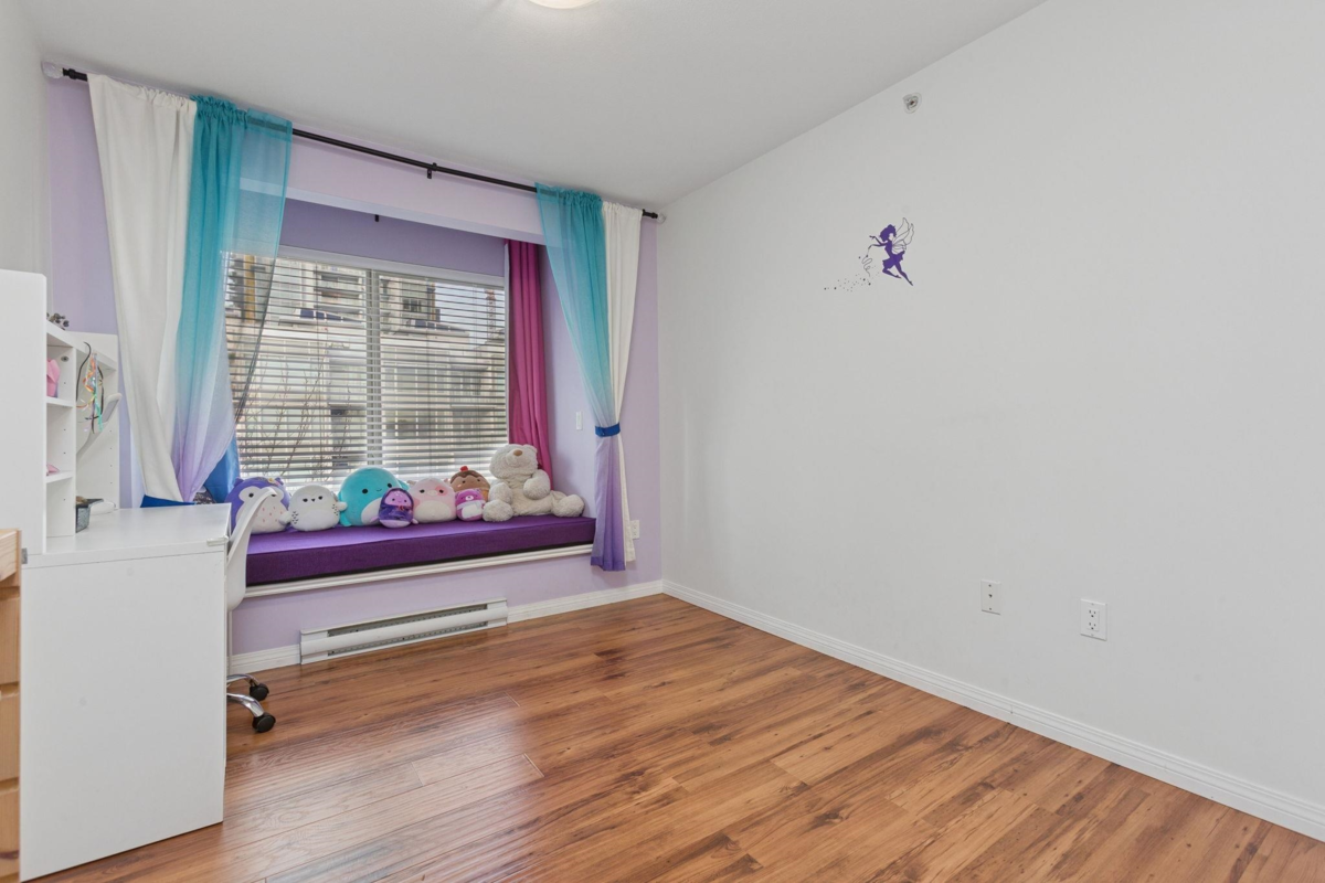 Guest Bathroom Photo of 301 5000 Imperial Street, Burnaby, BC